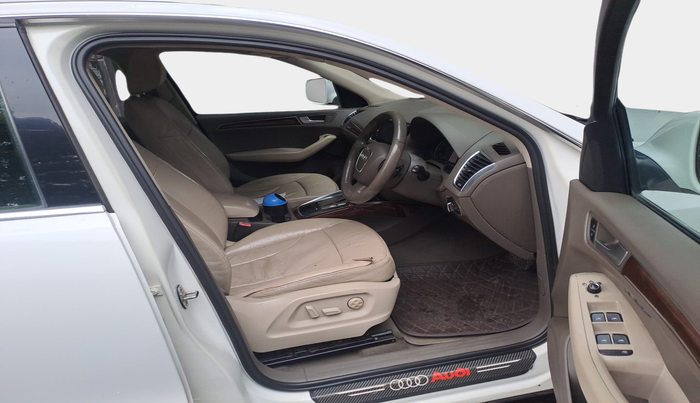 2010 Audi Q5 3.0 TDI QUATTRO, Diesel, Automatic, 92,974 km, interior