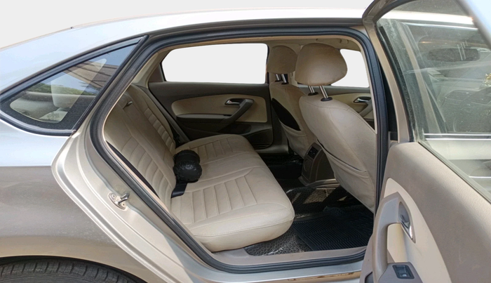 2015 Skoda Rapid AMBITION 1.6 MPI MT, Petrol, Manual, 31,433 km, interior