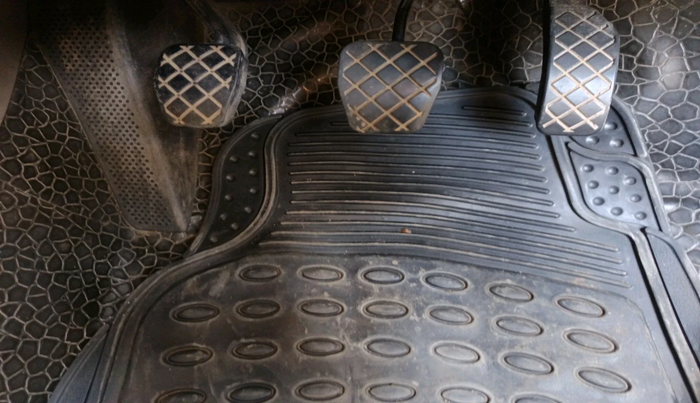 2015 Skoda Rapid AMBITION 1.6 MPI MT, Petrol, Manual, 31,433 km, interior