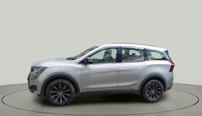 2022 Mahindra XUV700 MX D MT 5 STR, Diesel, Manual, 24,971 km, exterior