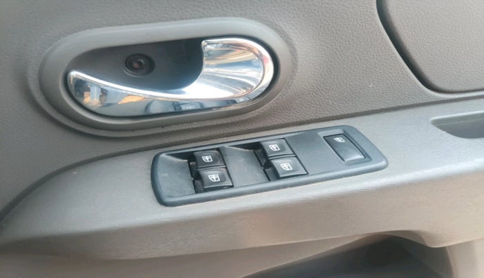 2016 Renault Lodgy 110 PS WORLD EDITION 8 STR, Diesel, Manual, 1,80,826 km, interior