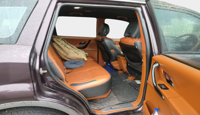 2012 Mahindra XUV500 W8, Diesel, Manual, 1,04,462 km, interior