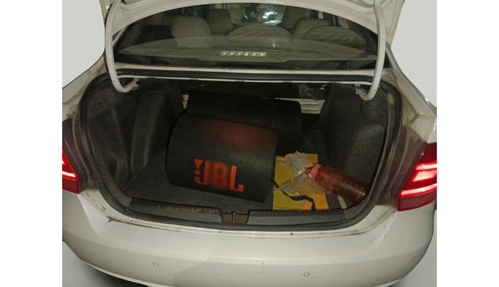 2013 Volkswagen Vento HIGHLINE 1.6 MPI, Petrol, Manual, 79,378 km, exterior