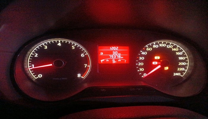 2013 Volkswagen Vento HIGHLINE 1.6 MPI, Petrol, Manual, 79,378 km, interior