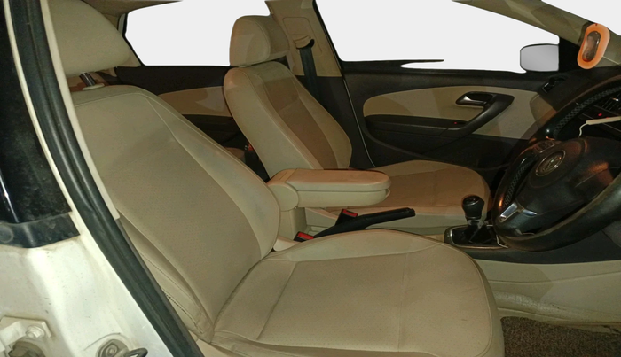 2013 Volkswagen Vento HIGHLINE 1.6 MPI, Petrol, Manual, 79,378 km, interior