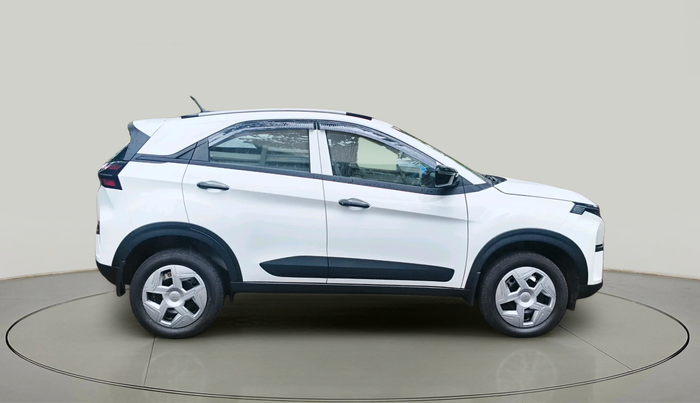 2025 Tata NEXON Smart + 1.5, Diesel, Manual, 1,682 km, exterior