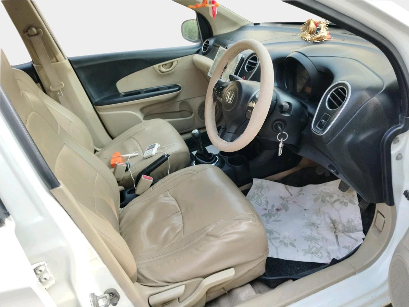2015 Honda Mobilio 1.5L I-VTEC V, CNG, Manual, 1,59,914 km, interior