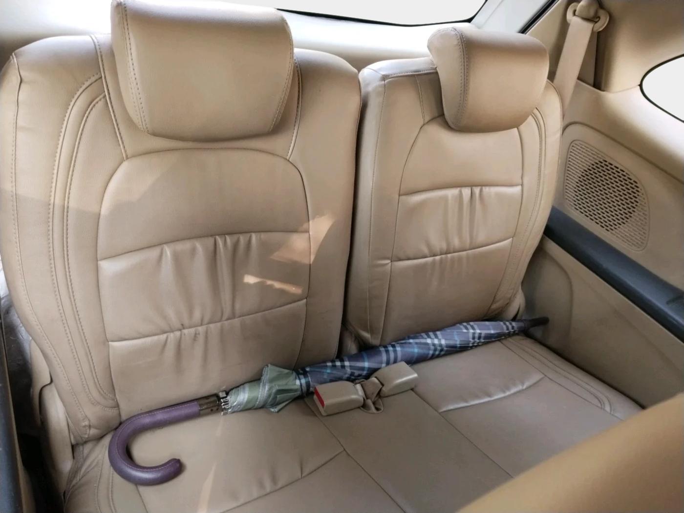 2015 Honda Mobilio 1.5L I-VTEC V, CNG, Manual, 1,59,914 km, interior