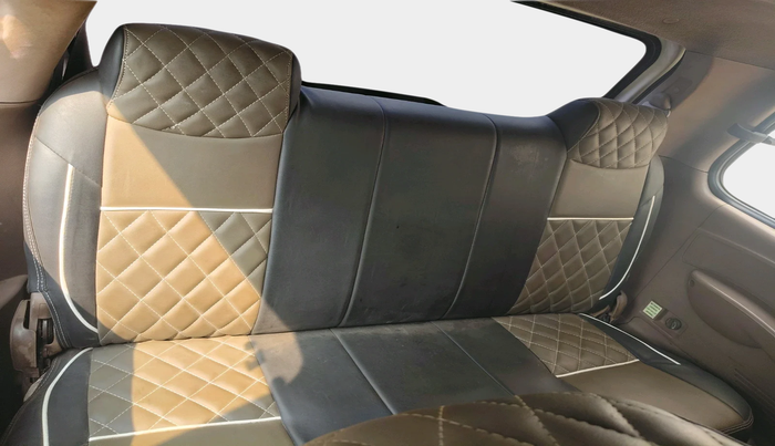 2013 Mahindra Xylo H4 BS IV, Diesel, Manual, 1,22,867 km, interior