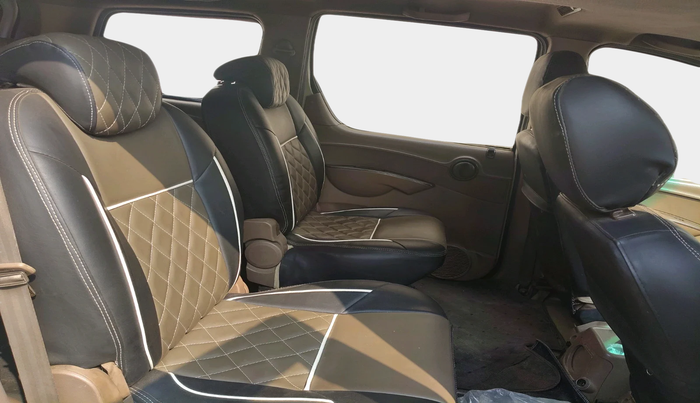 2013 Mahindra Xylo H4 BS IV, Diesel, Manual, 1,22,867 km, interior