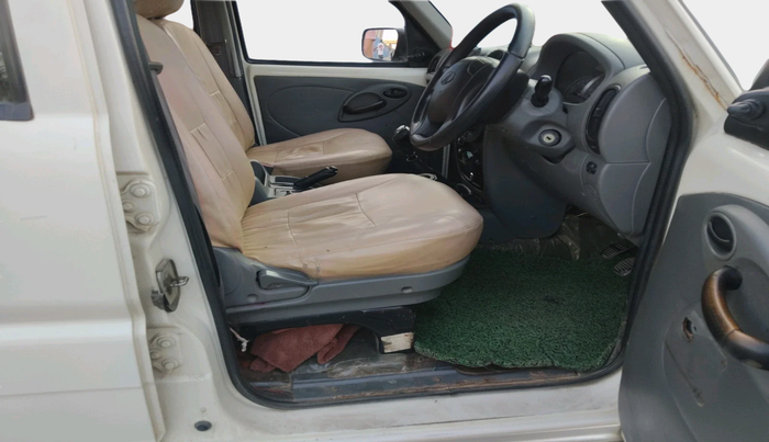 2012 Mahindra Scorpio EX M2DI, Diesel, Manual, 93,345 km, interior