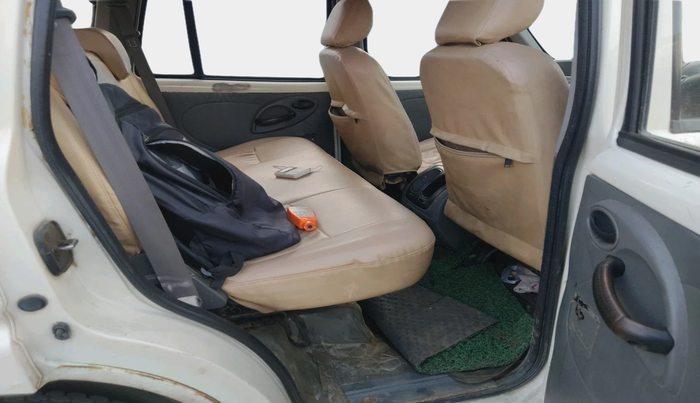 2012 Mahindra Scorpio EX M2DI, Diesel, Manual, 93,345 km, interior