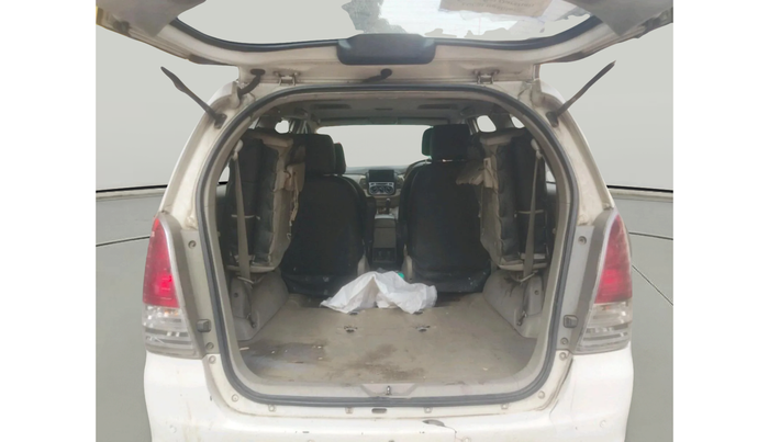 2011 Toyota Innova G1 2.5, Diesel, Manual, 2,21,977 km, exterior