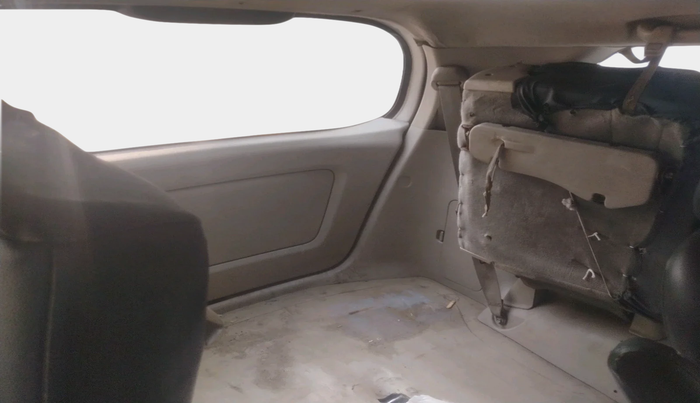 2011 Toyota Innova G1 2.5, Diesel, Manual, 2,21,977 km, interior