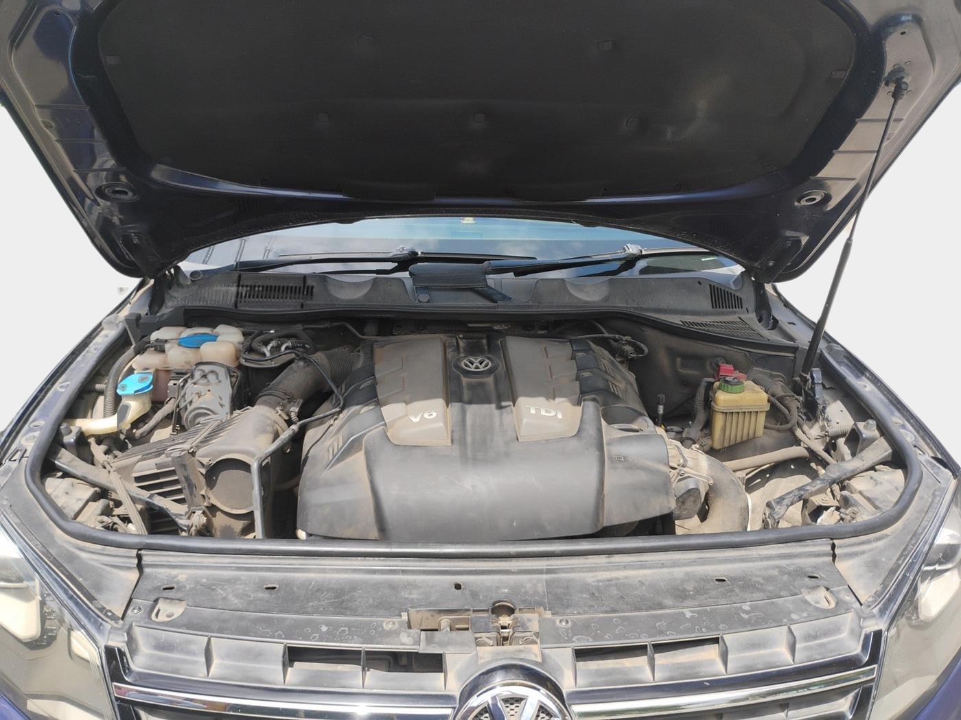 2013 Volkswagen Touareg 3.0 V6 TDI, Diesel, Automatic, 1,06,413 km, exterior