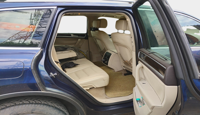 2013 Volkswagen Touareg 3.0 V6 TDI, Diesel, Automatic, 1,06,413 km, interior