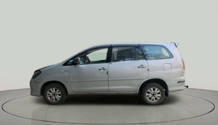 2010 Toyota Innova V 2.5 7 STR, Diesel, Manual, 2,52,822 km, exterior