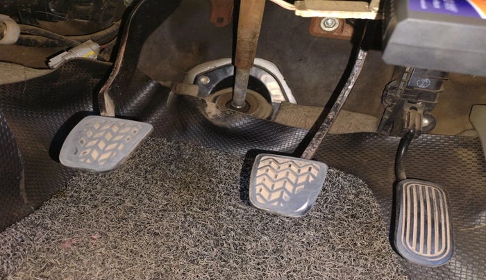 2010 Toyota Innova V 2.5 7 STR, Diesel, Manual, 2,52,822 km, interior