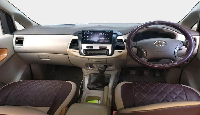 2010 Toyota Innova V 2.5 7 STR, Diesel, Manual, 2,52,822 km, interior