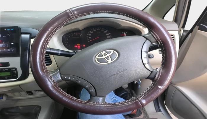 2010 Toyota Innova V 2.5 7 STR, Diesel, Manual, 2,52,822 km, interior