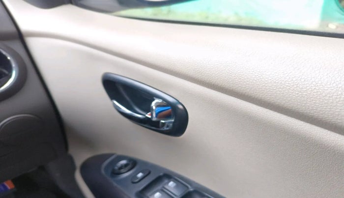 2011 Hyundai i10 MAGNA 1.2, Petrol, Manual, 43,816 km, interior