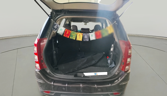 2014 Mahindra XUV500 W8, Diesel, Manual, 1,04,074 km, exterior