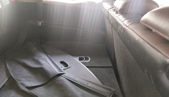 2014 Mahindra XUV500 W8, Diesel, Manual, 1,04,074 km, interior