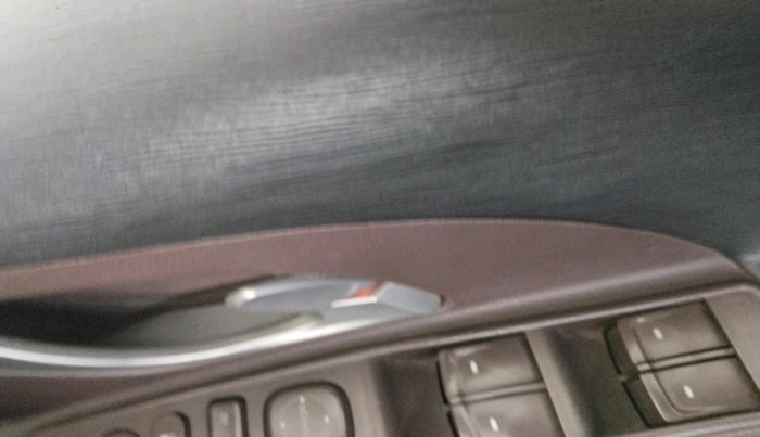 2014 Mahindra XUV500 W8, Diesel, Manual, 1,04,074 km, interior