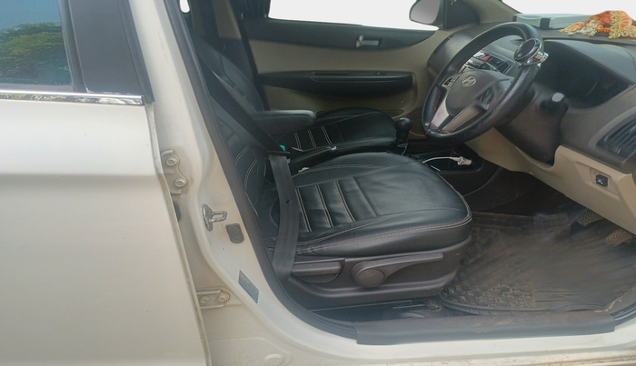 2012 Hyundai i20 ASTA 1.2, Petrol, Manual, 1,13,753 km, interior