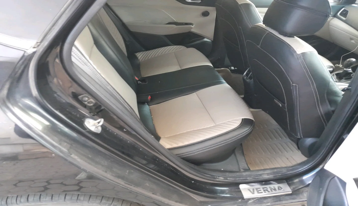 2017 Hyundai Verna 1.6 VTVT SX, Petrol, Manual, 80,630 km, interior