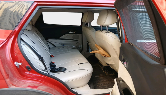 2021 Mahindra XUV300 W8 1.5 DIESEL AMT, Diesel, Automatic, 32,566 km, interior