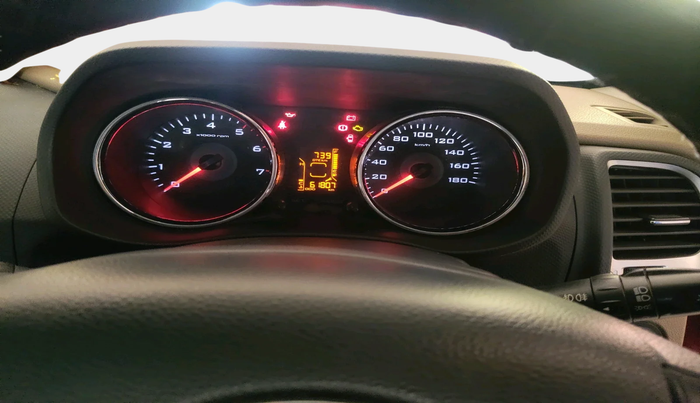 2018 Mahindra TUV300 T10, Diesel, Manual, 63,000 km, interior