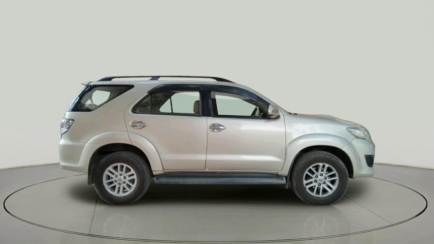 2012 Toyota Fortuner 3.0 4X2 MT, Diesel, Manual, 1,95,764 km, exterior