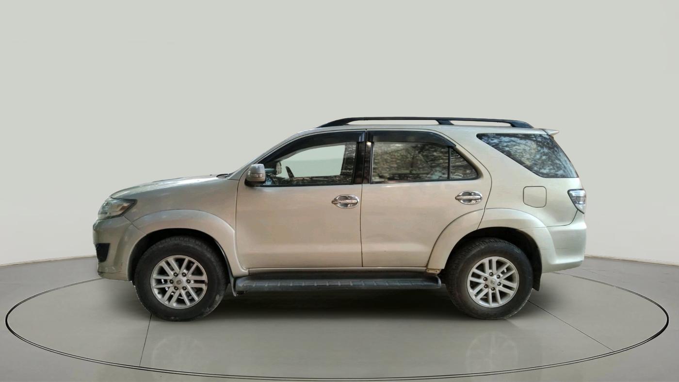 2012 Toyota Fortuner 3.0 4X2 MT, Diesel, Manual, 1,95,764 km, exterior