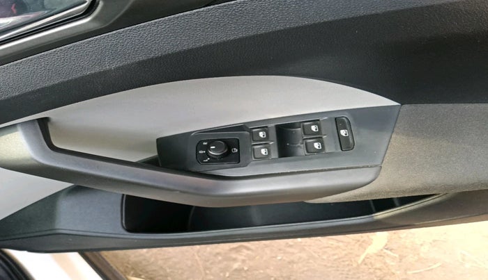 2022 Skoda KUSHAQ AMBITION 1.0L TSI MT, Petrol, Manual, 16,248 km, interior