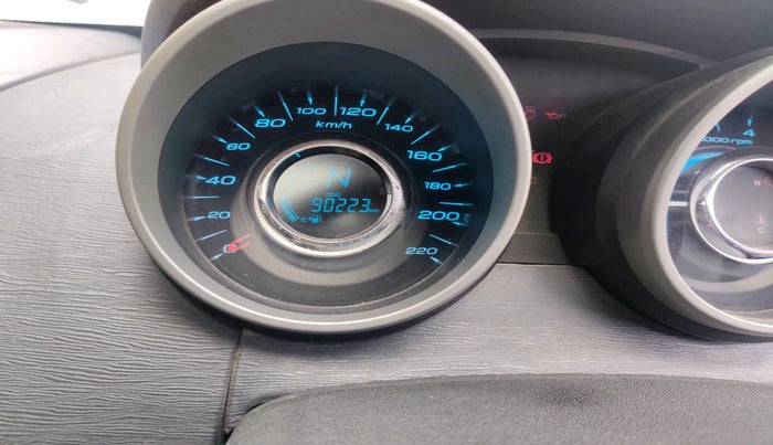 2016 Mahindra XUV500 W10, Diesel, Manual, 90,223 km, interior