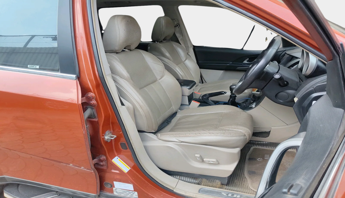 2016 Mahindra XUV500 W10, Diesel, Manual, 90,223 km, interior