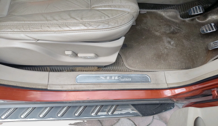 2016 Mahindra XUV500 W10, Diesel, Manual, 90,223 km, interior