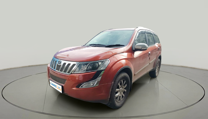 2016 Mahindra XUV500 W10, Diesel, Manual, 1,82,974 km, exterior