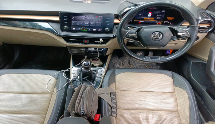 2022 Skoda SLAVIA STYLE 1.0L TSI MT, Petrol, Manual, 40,706 km, interior