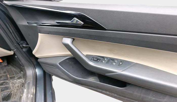 2022 Skoda SLAVIA STYLE 1.0L TSI MT, Petrol, Manual, 40,706 km, interior