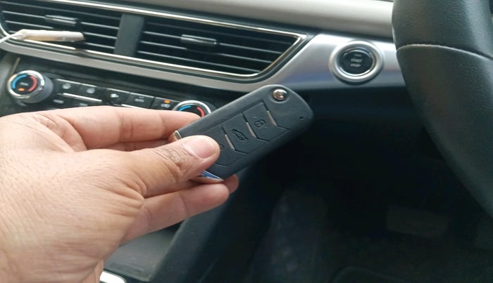 2024 Mahindra XUV700 AX 7 LUXURY D AT 7 STR, Diesel, Automatic, 33,867 km, interior