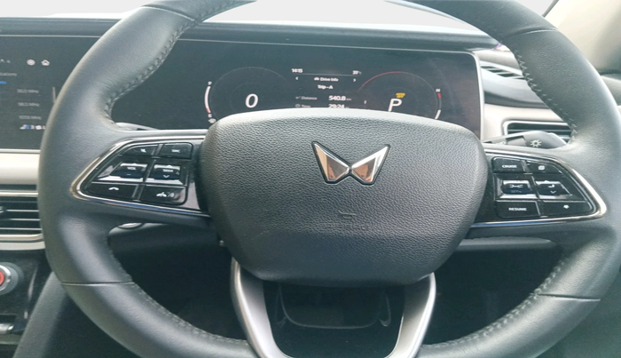 2024 Mahindra XUV700 AX 7 LUXURY D AT 7 STR, Diesel, Automatic, 33,867 km, interior