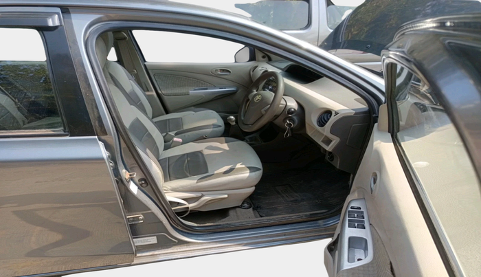 2013 Toyota Etios Liva G, Petrol, Manual, 43,948 km, interior