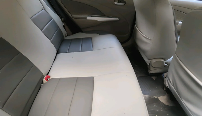 2013 Toyota Etios Liva G, Petrol, Manual, 43,948 km, interior