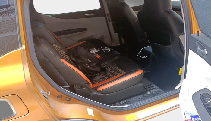 2020 Renault TRIBER RXZ, Petrol, Manual, 27,665 km, interior