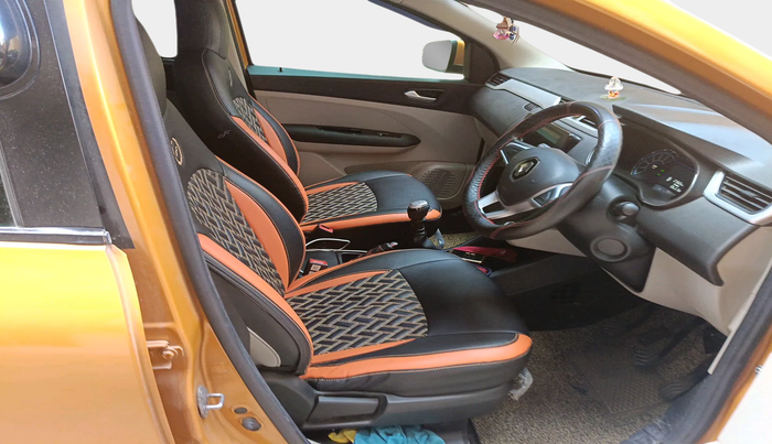 2020 Renault TRIBER RXZ, Petrol, Manual, 27,665 km, interior