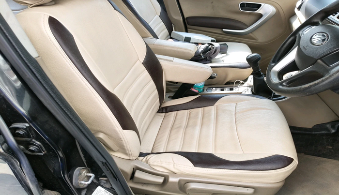 2015 Mahindra TUV300 T8, Diesel, Manual, 86,676 km, interior