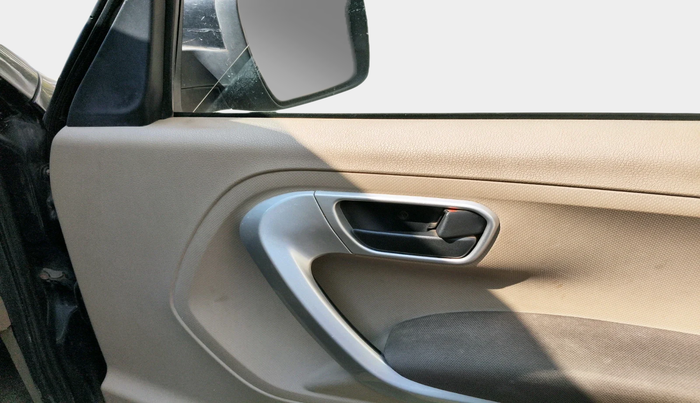 2015 Mahindra TUV300 T8, Diesel, Manual, 86,676 km, interior