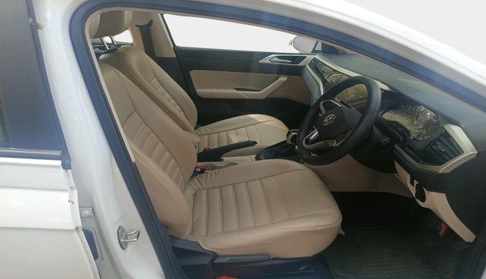 2023 Volkswagen VIRTUS HIGHLINE TSI 1.0 AT, Petrol, Automatic, 2,618 km, interior